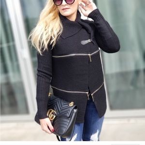 Ladies fancy zip sweater in black with buckles Size Large. Only warn once.